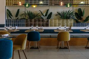 A restaurant or other place to eat at Alua Village Fuerteventura - All Inclusive