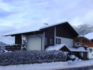 Zdjęcie z galerii obiektu Appartement Ria w mieście Bad Kleinkirchheim