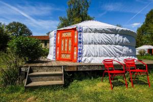 Zahrada ubytování Yourtes de Vassivière