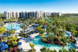 - Vistas aéreas a la piscina del complejo en The Grove Resort & Water Park Orlando, en Orlando