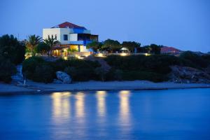 Gallery image of Paraktio Beach Apartments in Kiotari