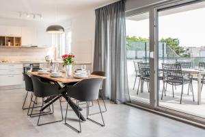 Afbeelding uit fotogalerij van Lion's Beach Apartment in Podstrana