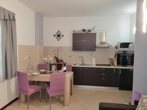A kitchen or kitchenette at T&D Apartmani