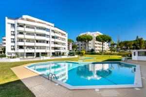 Afbeelding uit fotogalerij van WHome | Vilamoura Sunny Apartment in Quarteira