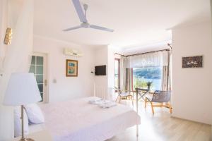 TV a/nebo společenská místnost v ubytování Masal Tatil Evi
