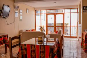 Televisyen dan/atau pusat hiburan di Quechua Hostal Recoleta