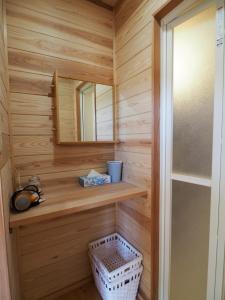 A bathroom at Mikan Hotel