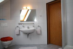 Bathroom sa Ferienwohnung am Schwarzen Wehl