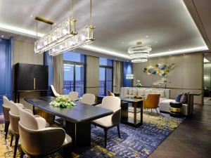 Posezení v ubytování Primus Hotel Shanghai Sanjiagang - Offer Pudong International Airport and Disney shuttle