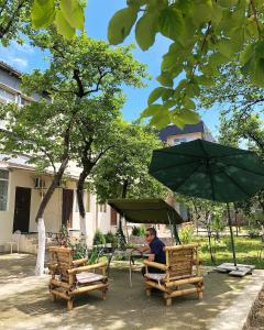 En hage utenfor Batumi Summer Hotel