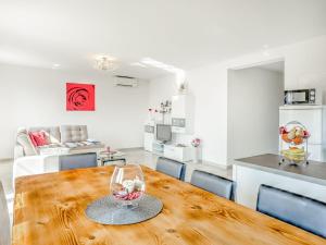 Posezení v ubytování Apartment Ulika-1 by Interhome