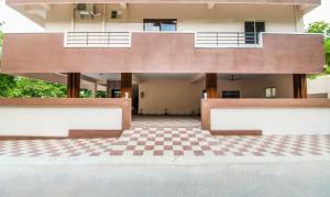 Itsy Hotels Riyas Grand的阳台或露台