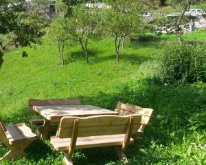 Albergo Diffuso Ravasclettoにある庭