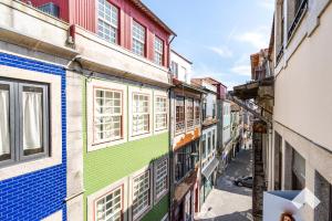 ポルトにあるBright Apartment • Downtown Portoの旧市街の路地