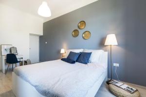 Posteľ alebo postele v izbe v ubytovaní *** Lounge terrace apartment with the harbour view / city centre ***