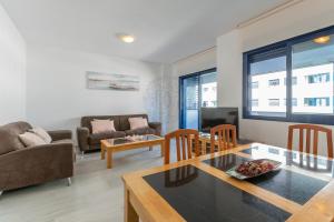 Zdjęcie z galerii obiektu Vista Africa Beach Apartment by Dahlia Group w mieście Estepona +18 zdjęć