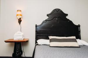 Postel nebo postele na pokoji v ubytování Rainbow Mountain Resort - LGBTQ Friendly