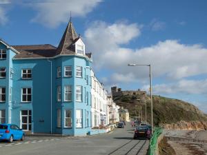 Gallery image of The Towers - Llyn in Criccieth