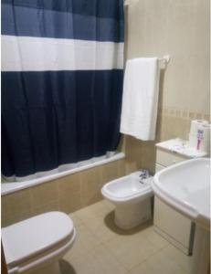 Koupelna v ubytování Aurora... Pisos en alquiler Granada. Armilla + 14 fotografií