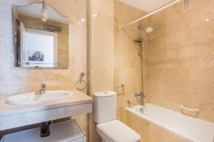 Fotografie z fotogalerie ubytování Wonderful apartment 5 minutes flat walk to the Centre of La Cala de Mijas v destinaci La Cala de Mijas