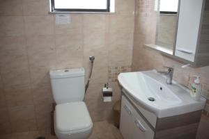 A bathroom at Kalypso Apartments
