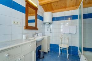 Koupelna v ubytování House Mihaela