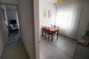 A seating area at Luca Apartments