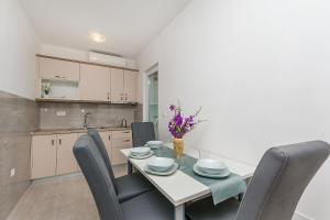 Gallery image of Apartments Danolic 2 in Pisak