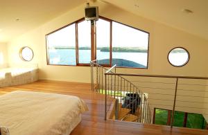 Gallery image of Wheelhouse Apartments in Strahan
