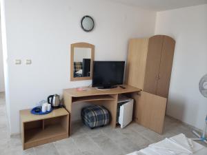 TV a/nebo společenská místnost v ubytování Guest House Evtimov