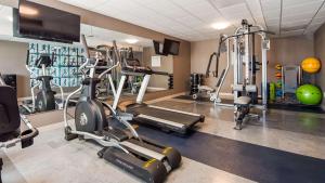 Gimnasio o instalaciones de fitness de Best Western Plus Coalinga Inn