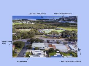 an aerial view of a park with a city at Mysa Anglesea Sleeps 7 WiFi SmartTV Cafes Shops in Anglesea