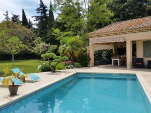 Piscina de la sau aproape de L'Orgalière Alpilles