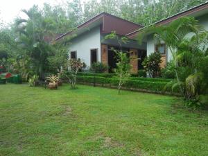 Zahrada ubytování Phuket Sirinapha Resort