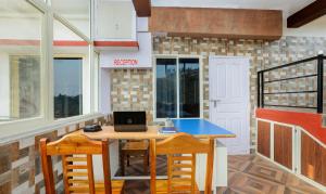 TV a/nebo společenská místnost v ubytování Daisey Dee Homestay