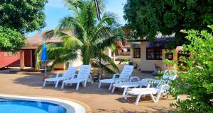 Piscina de la sau aproape de Best Resort