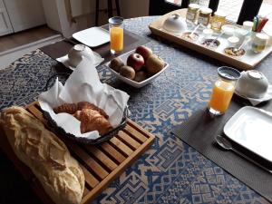 Opções de café da manhã disponíveis para hóspedes em Chambres d'Hôtes Lovely Planette