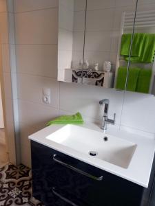 Koupelna v ubytování Ferienwohnung Kürmreuth