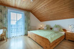 Łóżko lub łóżka w pokoju w obiekcie Urlaub am Lacknerhof - Familie Klocker