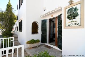 Zdjęcie z galerii obiektu Hostal La Ceiba w mieście Cala d´Or