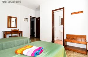 Zdjęcie z galerii obiektu Hostal La Ceiba w mieście Cala d´Or
