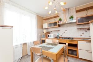 Una cocina o zona de cocina en KvartiraSvobodna - Apartments Kievskaya