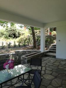 Foto dalla galleria di House in the forest a Tsagarada