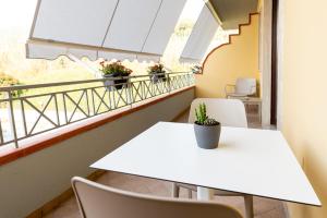 A balcony or terrace at Cilento Suite - Vinarte B&B