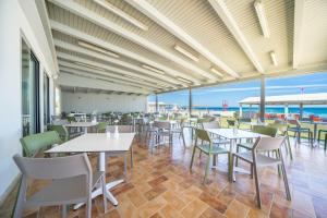 Gallery image of Adele Beach Hotel in Adelianos Kampos