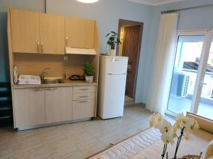 Gallery image of Mpouketo Apartments in Neos Marmaras +17 photos