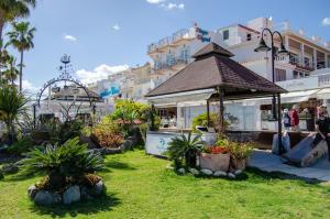 Vonkajšia záhrada v ubytovaní LA CARIHUELA TORREMOLINOS - STUDIO 2- COSTA SOL HOLIDAY RENTALS