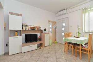 Kuchyň nebo kuchyňský kout v ubytování Pool Apartments 624