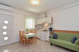 Kuchyň nebo kuchyňský kout v ubytování Pool Apartments 624