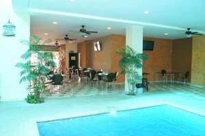 Bassein majutusasutuses Hotel Marvento II või selle lähedal